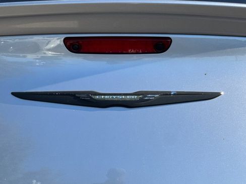 Used 2018 Chrysler 300 S AWD/4WD image 44