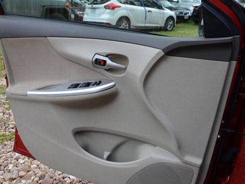 Used 2010 Toyota Corolla LE FWD image 13