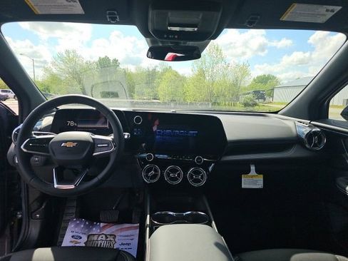 New 2025 Chevrolet Blazer EV LT image 16