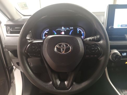 Used 2025 Toyota RAV4 XLE AWD/4WD image 5