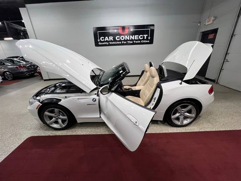 Used 2011 BMW Z4 sDrive30i image 61
