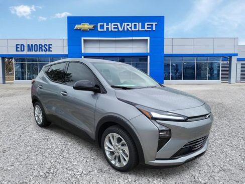 New 2027 Chevrolet Bolt LT w/ Comfort Package FWD image 4