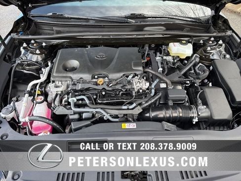 Used 2022 Toyota Avalon XSE image 9