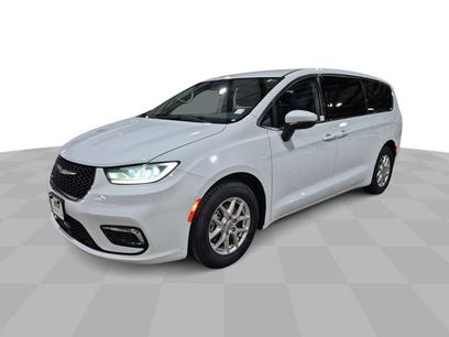 Used 2023 Chrysler Pacifica Touring-L