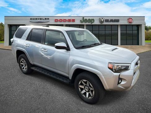 Used 2023 Toyota 4Runner TRD Off-Road image 2