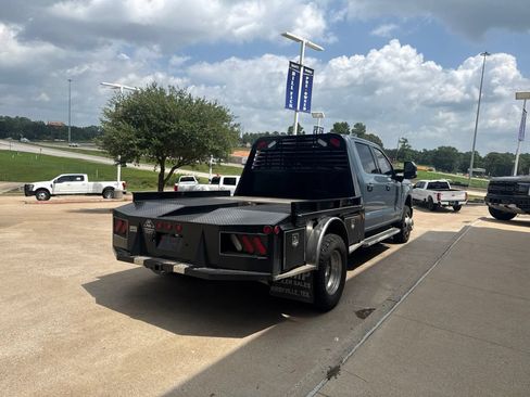 Used 2023 Ford F350 4x4 Crew Cab DRW Super Duty image 7