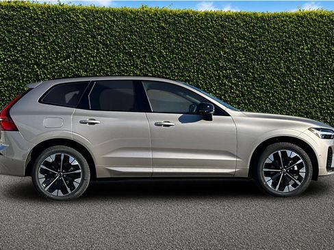New 2026 Volvo XC60 B5 Plus w/ Climate Package AWD/4WD image 7