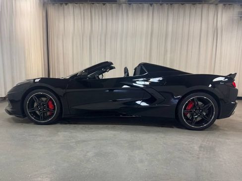 Used 2021 Chevrolet Corvette Stingray Premium Conv w/ Z51 Performance Package RWD image 17