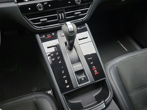 Used 2023 Porsche Macan GTS image 14