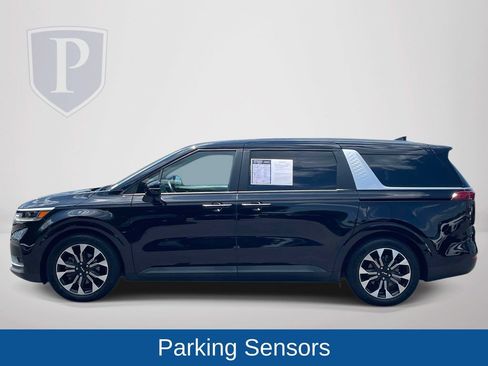 Used 2024 Kia Carnival EX FWD image 5