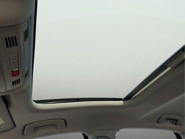 Certified 2023 Volkswagen Jetta SE FWD image 16