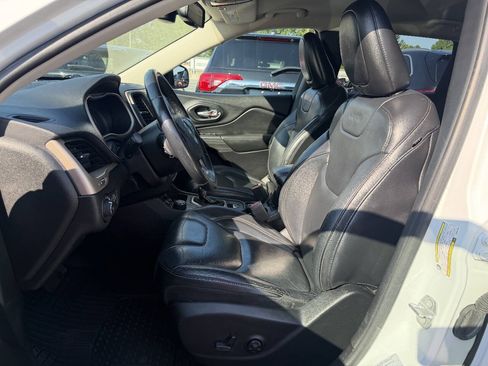 Used 2017 Jeep Cherokee Limited AWD/4WD image 8