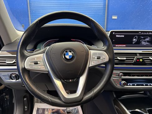 Used 2020 BMW 740i image 14