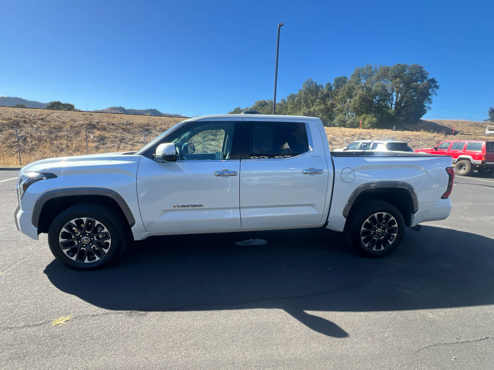 Used 2024 Toyota Tundra Limited AWD/4WD image 7