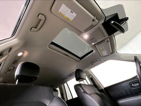 Used 2024 Nissan Armada SL w/ Captain's Chairs Package image 22