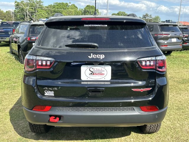 New 2026 Jeep Compass Trailhawk w/ Sun, Sound & Navigation Group AWD/4WD image 4