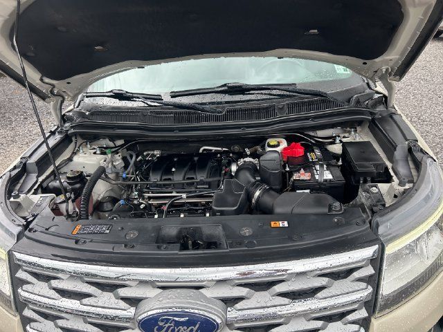 Used 2018 Ford Explorer Limited w/ Ford Safe & Smart Package FWD image 21