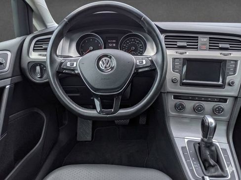 Used 2015 Volkswagen Golf S FWD image 5
