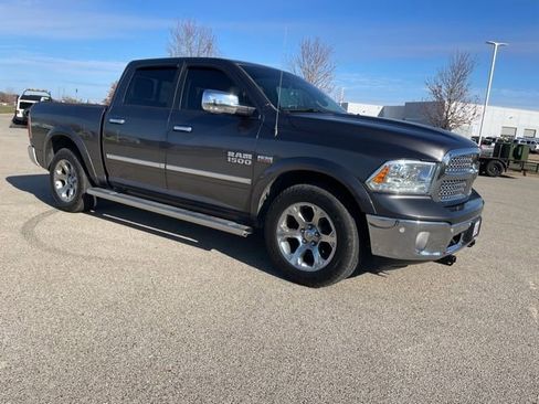 Used 2015 RAM 1500 Laramie w/ Convenience Group image 7