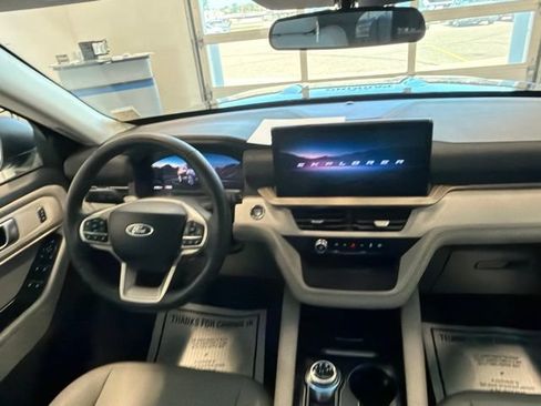 Used 2025 Ford Explorer Active w/ Active Comfort Package AWD/4WD image 23