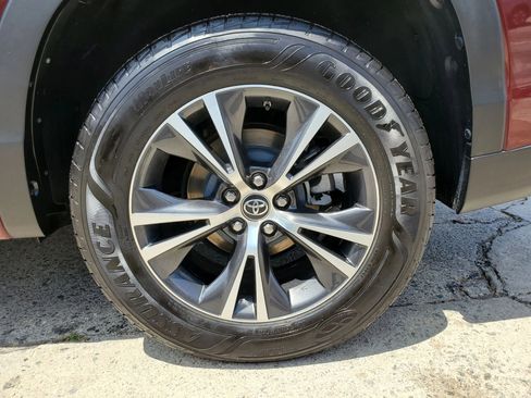 Used 2018 Toyota Highlander Plus FWD image 77