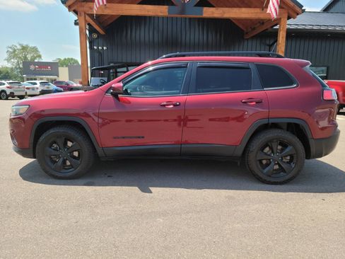 Used 2020 Jeep Cherokee Latitude Plus AWD/4WD image 19