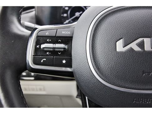 Used 2024 Kia Carnival SX Prestige FWD image 19