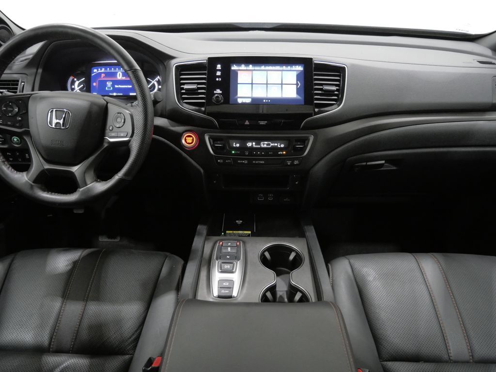 Used 2025 Honda Passport TrailSport image 11
