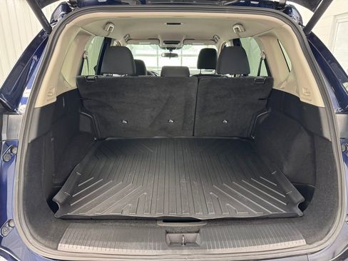Used 2025 Nissan Rogue SV image 22