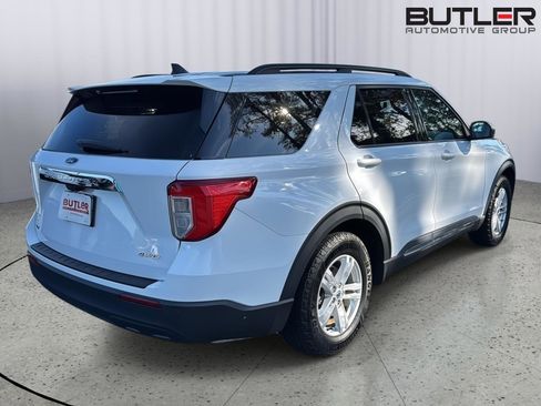 Used 2021 Ford Explorer XLT image 5