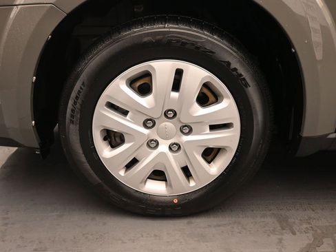 Used 2019 Dodge Journey SE image 12