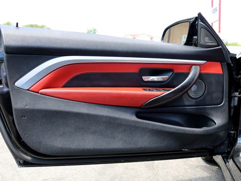 Used 2020 BMW M4 Convertible w/ Executive Package image 17