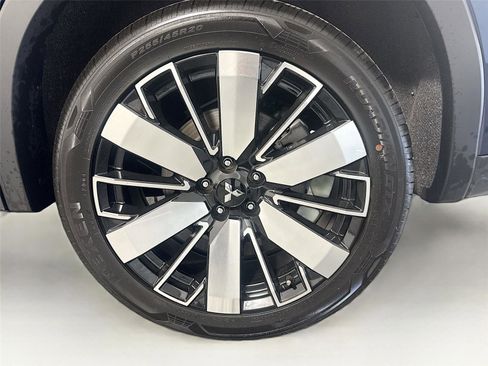 Used 2025 Mitsubishi Outlander SE FWD image 30