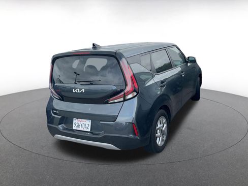 Used 2025 Kia Soul LX w/ LX Technology Package FWD image 5