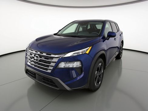 Used 2025 Nissan Rogue SV FWD image 3