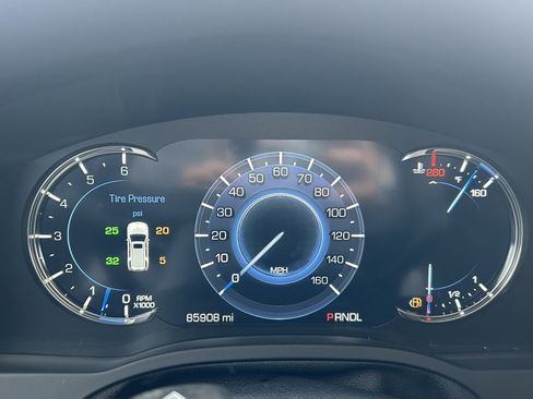 Used 2018 Cadillac Escalade Platinum image 19