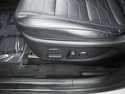 Used 2022 Kia Telluride SX w/ SX Prestige Package image 16