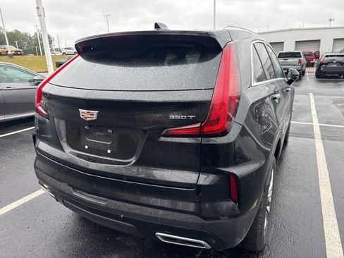 Used 2025 Cadillac XT4 Premium Luxury image 11