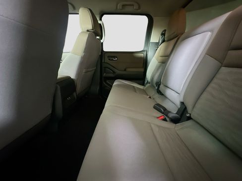 Used 2023 Nissan Frontier SV w/ Technology Package RWD image 25