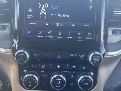 Used 2021 RAM 1500 Laramie AWD/4WD image 17