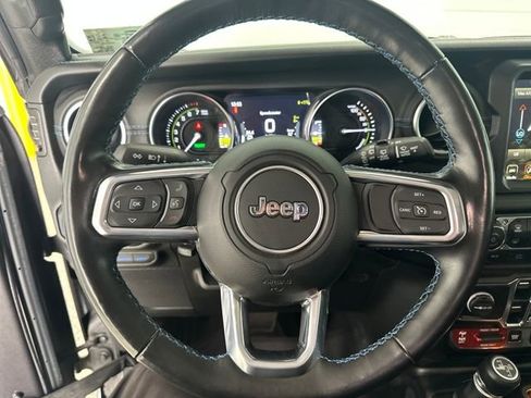 Used 2022 Jeep Wrangler Unlimited Rubicon 4xe w/ Cold Weather Group AWD/4WD image 16