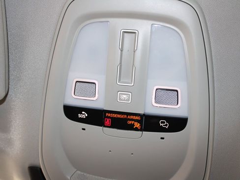 Used 2023 Volvo XC90 B5 Plus image 56