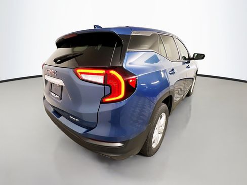 Used 2024 GMC Terrain SLE AWD/4WD image 4