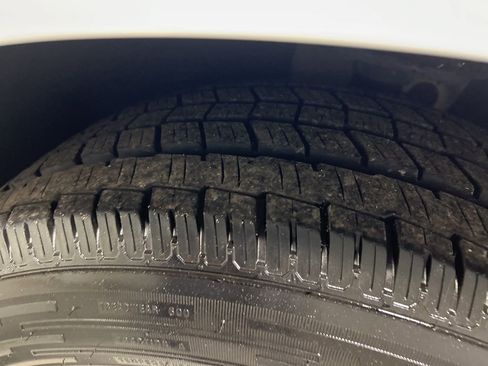 Used 2024 Buick Enclave Premium image 49