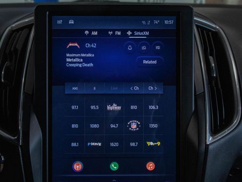 Used 2024 Ford Edge Titanium image 8