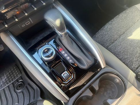 Used 2024 Chevrolet Colorado ZR2 w/ Technology Package image 37