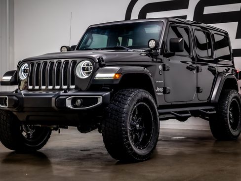 Used 2020 Jeep Wrangler Unlimited Sahara AWD/4WD image 29