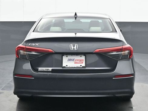 Used 2022 Honda Civic LX image 5