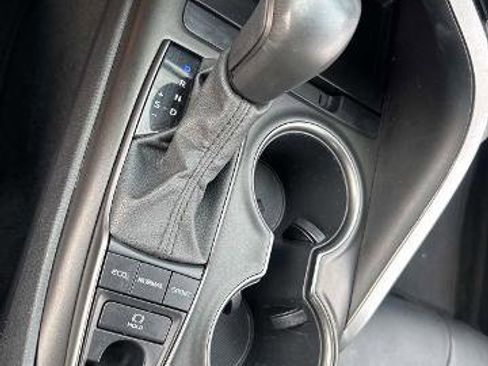 Used 2022 Toyota Camry XSE FWD image 21