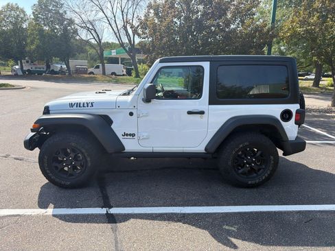 Used 2022 Jeep Wrangler Sport AWD/4WD image 4